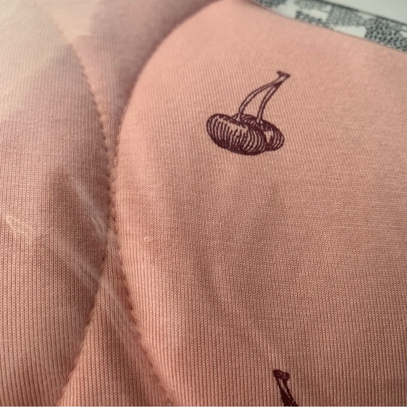 Kate Quinn NWT Cherry Bamboo Quilt - Picture 2 of 4